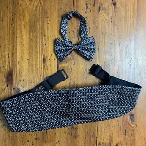 Bill Blass Silk Cummerbund Bow‎ Tie Set Black White Gray Geometric Diamond